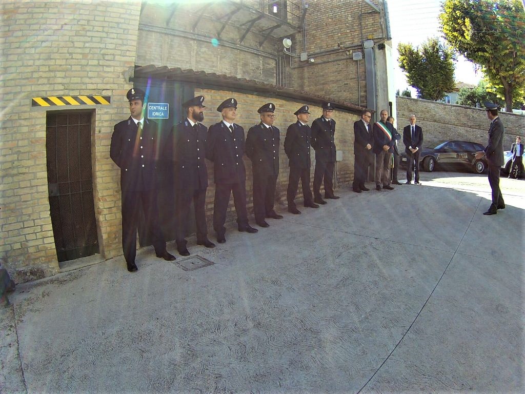 Festa 200 anni polizia penitenziaria - Pizza.it School detenuti pizzaioli preparano la pizza Festa 200 anni polizia penitenziaria - Pizza.it School detenuti pizzaioli preparano la pizza