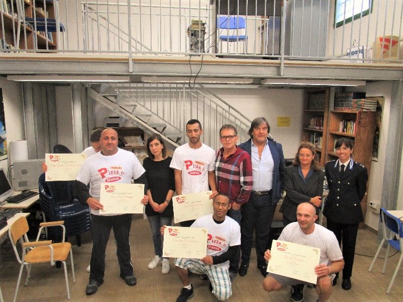 Corso pizzaiolo in carcere - Pizza.it School