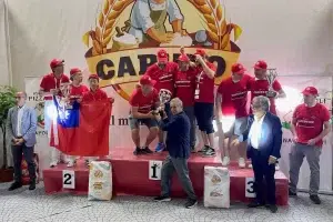 Campionato mondiale del Pizzaiuolo 2023- Il podio trofeo delle nazioni